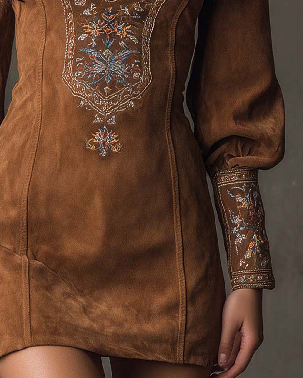 Emma Braunes Wildleder Minikleid
