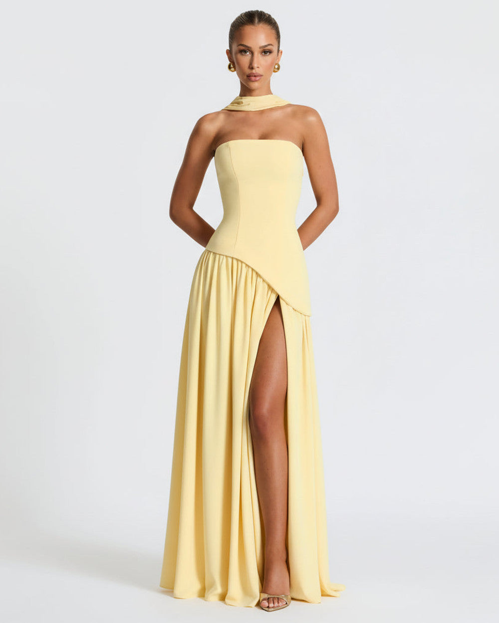 Alina Langes Korsett Abendkleid Schlitz