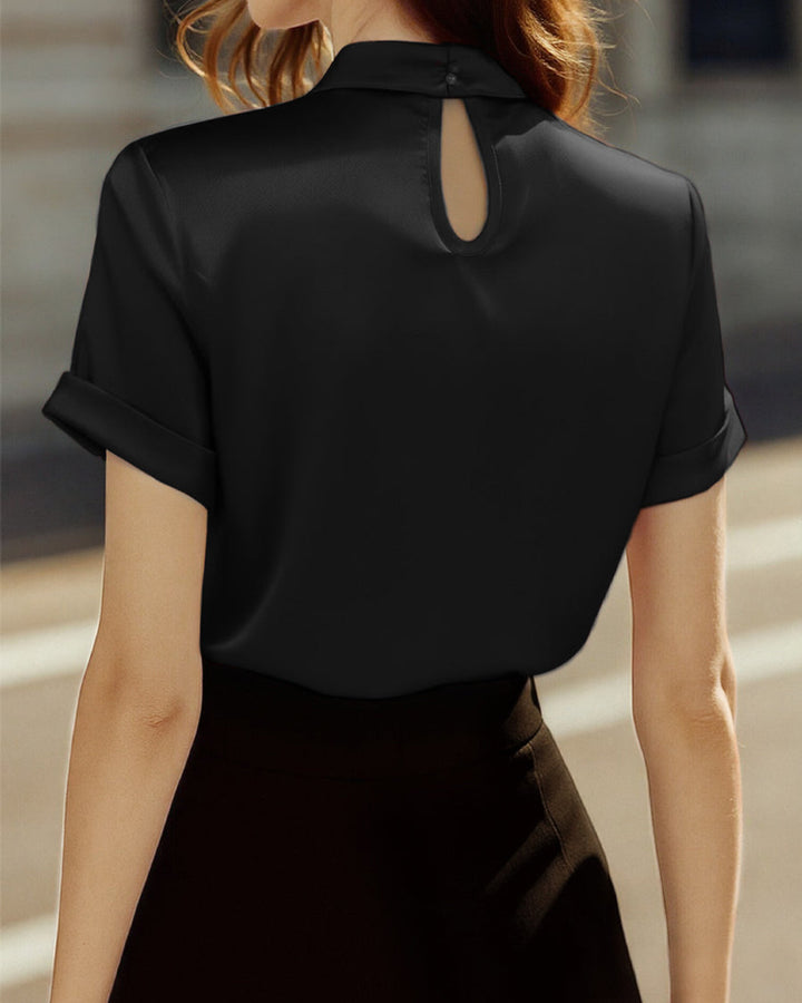 Lena Weiße Satin-Bluse Schlüsselloch