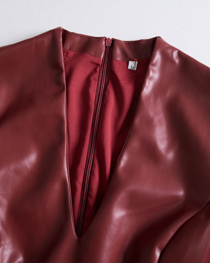 Lena Figurbetontes Kunstlederkleid