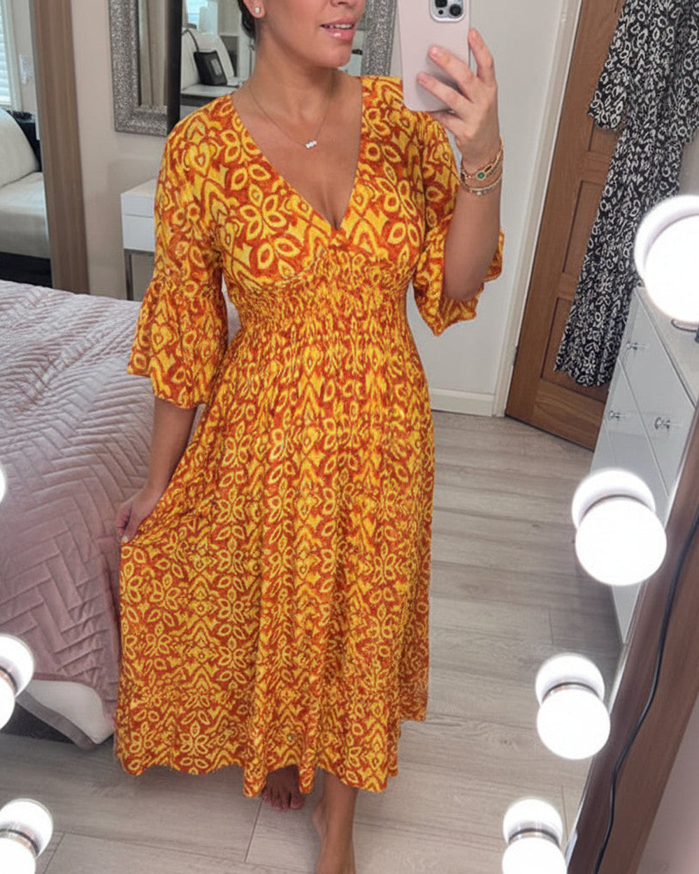 Lena Zwanglos Ausschnitt Sommerkleid