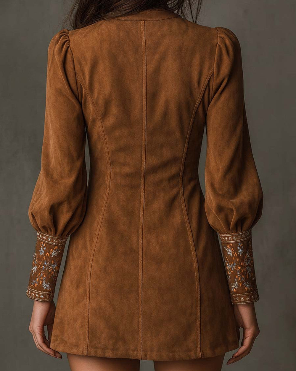 Emma Braunes Wildleder Minikleid