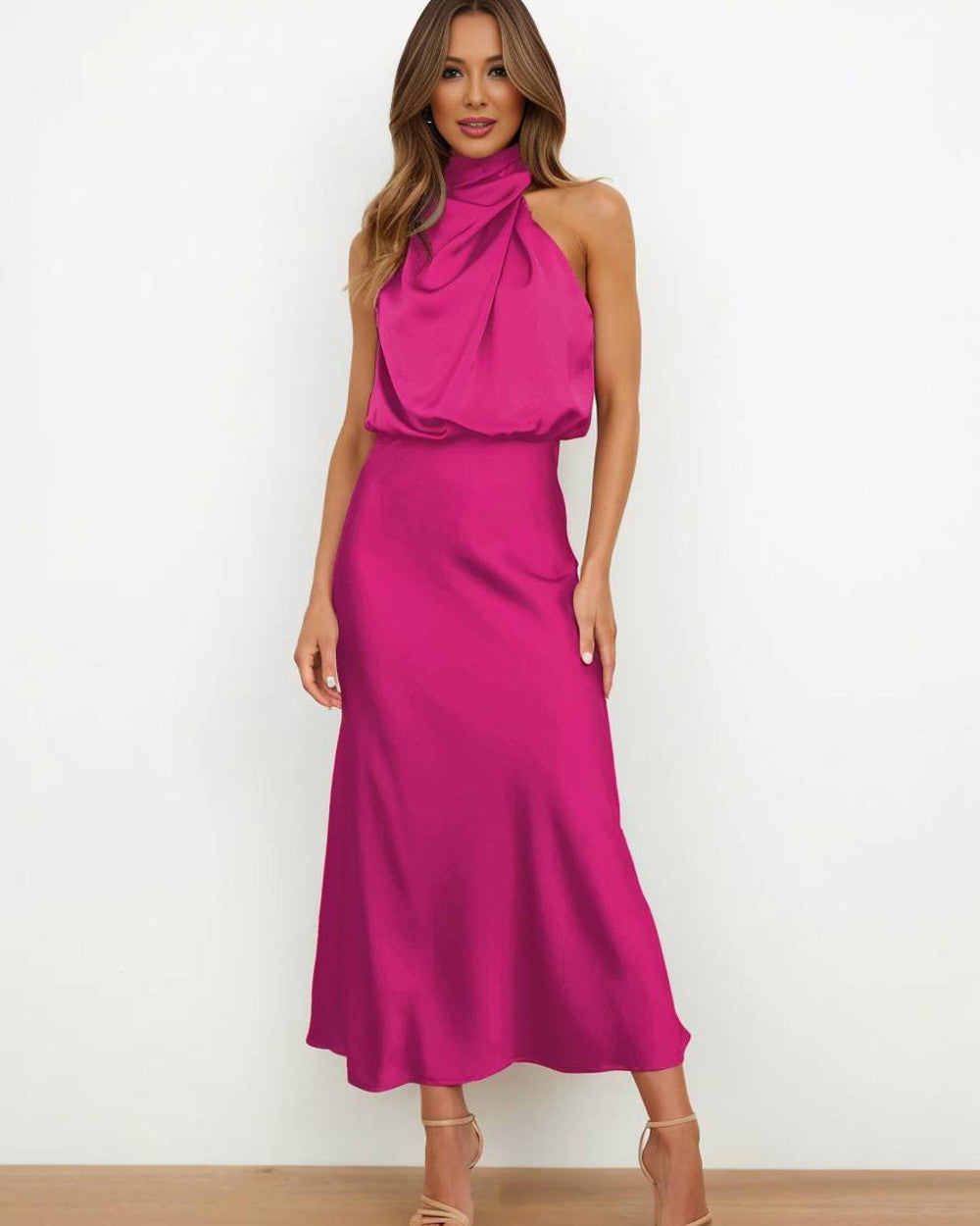 Lena Langes Abendkleid Neckholder Satin