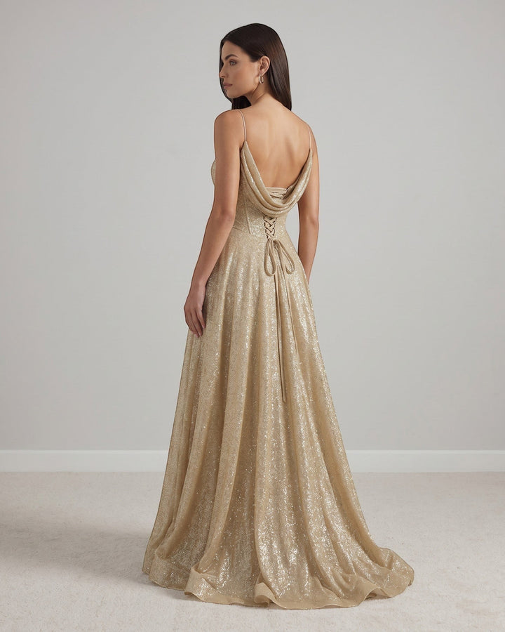 Alina Langes Abendkleid Bronzefarben