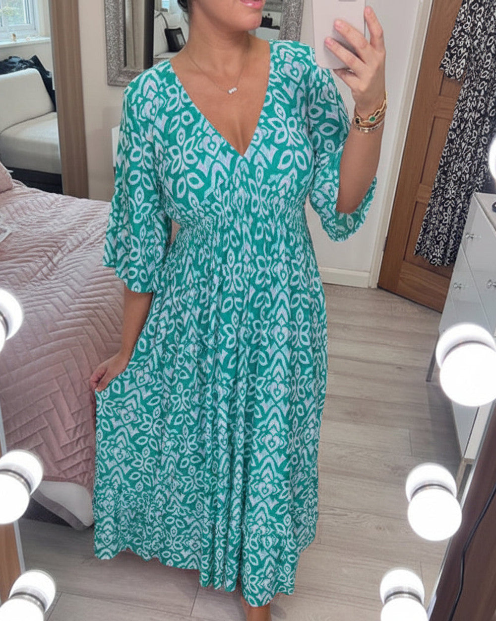 Lena Zwanglos Ausschnitt Sommerkleid