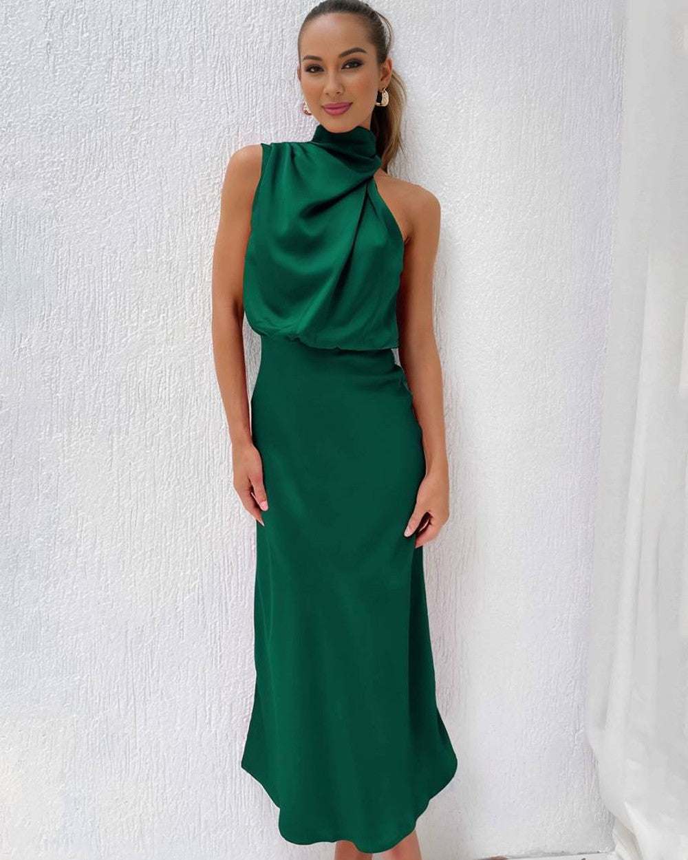 Lena Langes Abendkleid Neckholder Satin