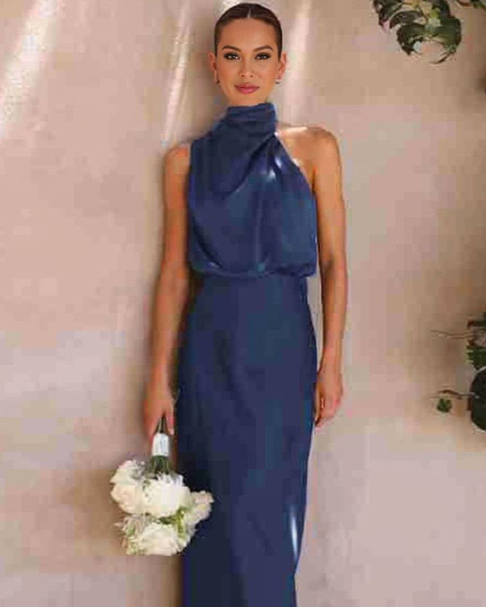 Lena Langes Abendkleid Neckholder Satin