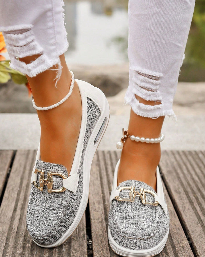 Ellie Flache Schnallen-Slipper Damen