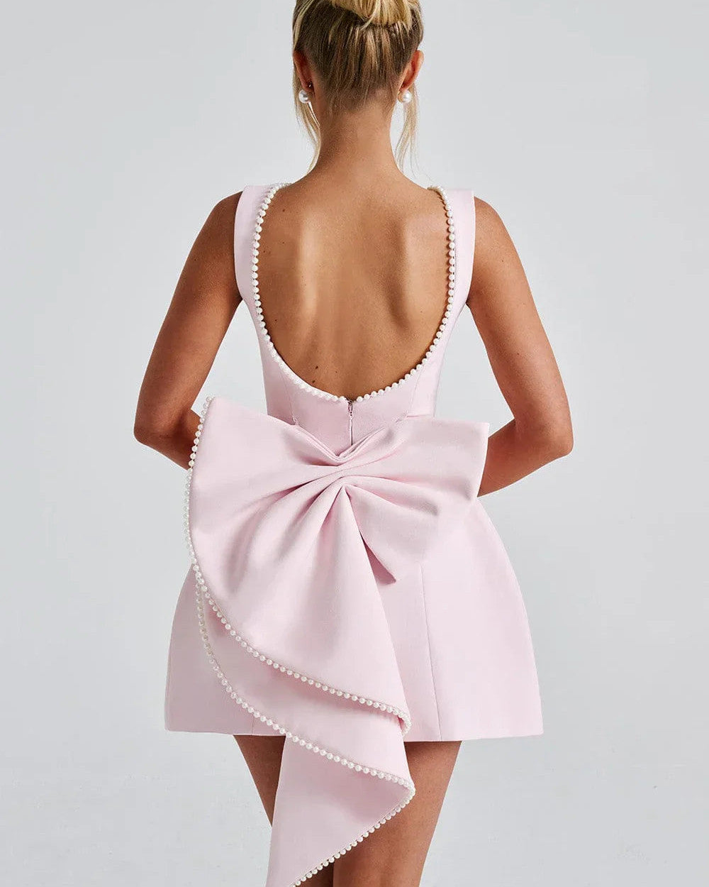 Lena Kurzes Kleid Schleife Rücken
