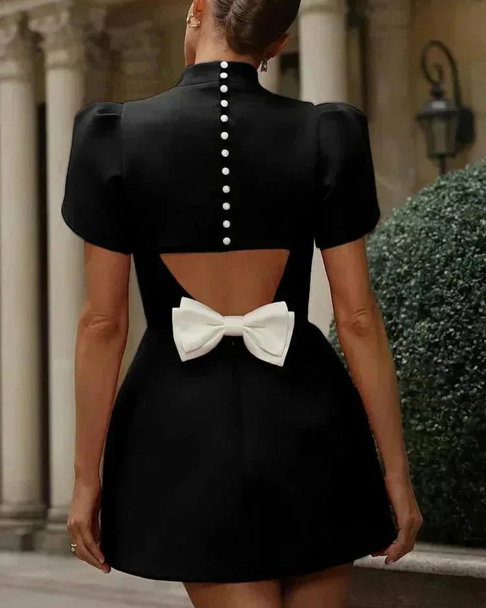Lena Kurzes Abendkleid Strukturärmel